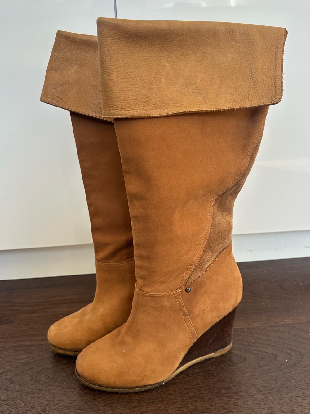 UGG Australia suede Ravenna wedge boots in chestnut size 8